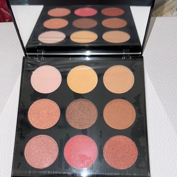 KleanColor Hype Eyeshadow Palette - Picture 3 of 3